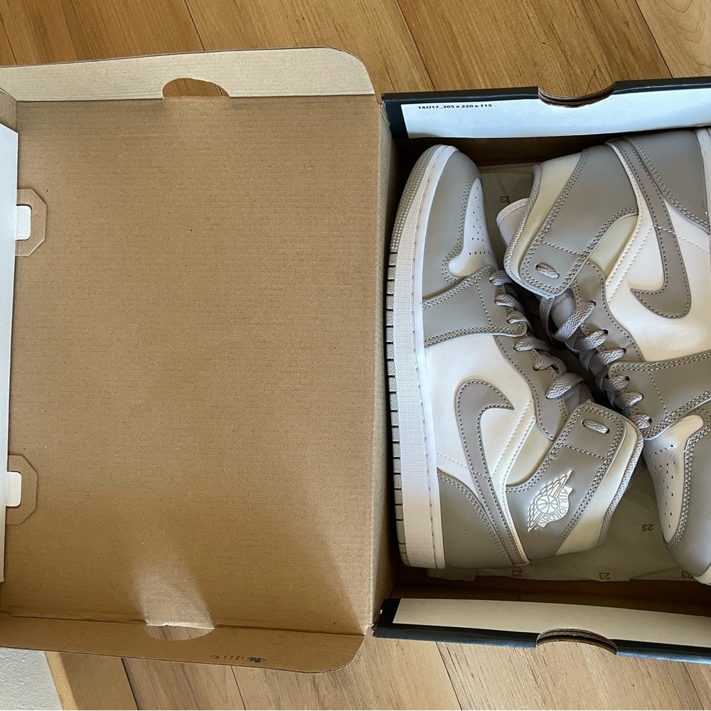 Air Jordan 1 Mid - GREAT condition